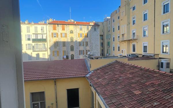 Appartement à vendre    8 pièces • 156 m2 Nice