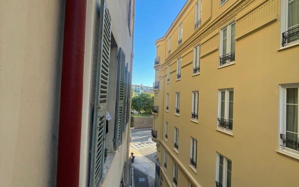 Appartement à vendre    8 pièces • 156 m2 Nice