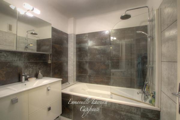 T4 rez de chaussée avec balcon, garage, parking et cave – Résidence Les Cyprès – Istres