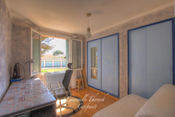 T4 rez de chaussée avec balcon, garage, parking et cave – Résidence Les Cyprès – Istres