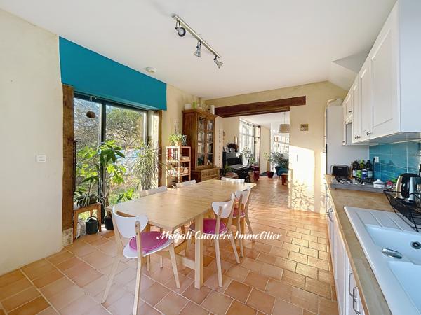 Maison de charme 7 pièces, 116 m2, sans travaux, aux portes de Montfort
