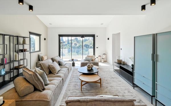 Maison à vendre    6 pièces •  Vallauris