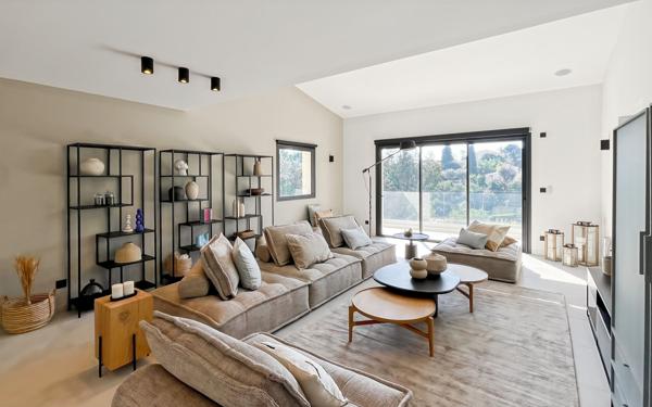 Maison à vendre    6 pièces •  Vallauris