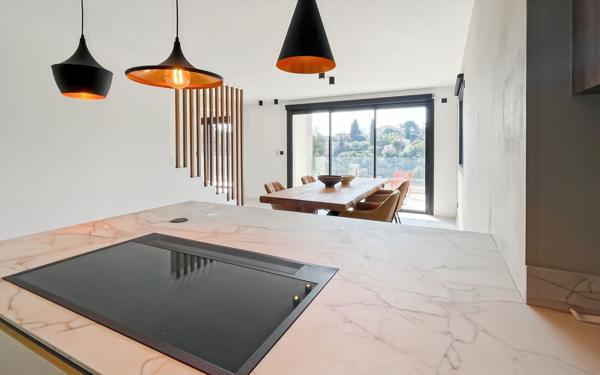 Maison à vendre    6 pièces •  Vallauris