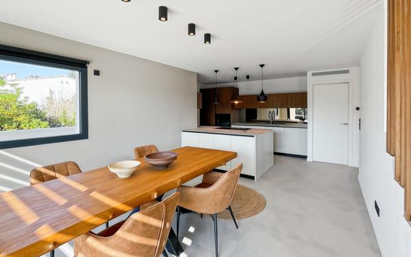 Maison à vendre    6 pièces •  Vallauris