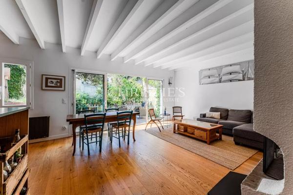 Bordeaux Saint Genès – Echoppe rénovée trois chambres avec jardin et terrasse