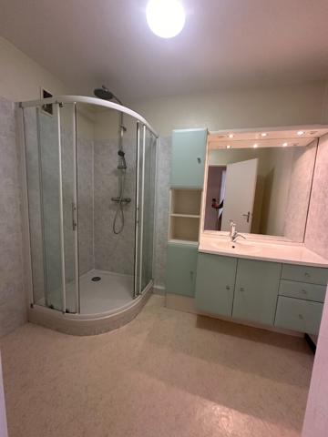 APPARTEMENT T4 / GARAGE / BALCON/CAVE/ASCENSEUR - ST GERMAIN