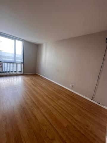 APPARTEMENT T4 / GARAGE / BALCON/CAVE/ASCENSEUR - ST GERMAIN
