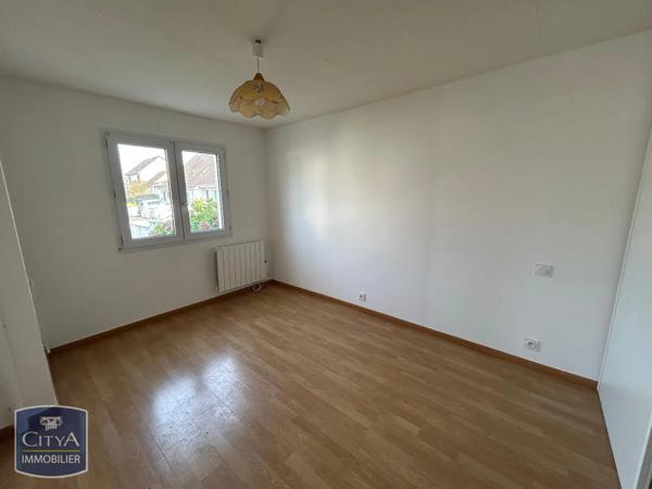 Maison à louer 5 pièces 129m² Naintré (86530)