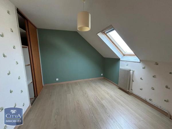 Maison à louer 5 pièces 129m² Naintré (86530)