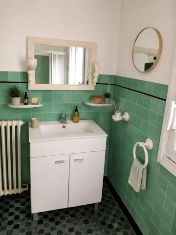 Maison de plain-pied avec trois chambres et agréable jardin