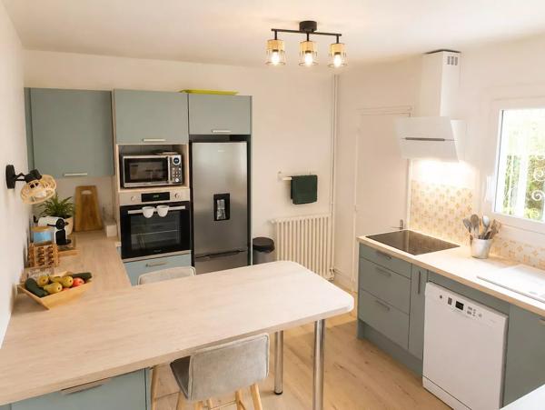 Maison de plain-pied avec trois chambres et agréable jardin