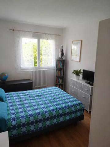 Maison de plain-pied avec trois chambres et agréable jardin