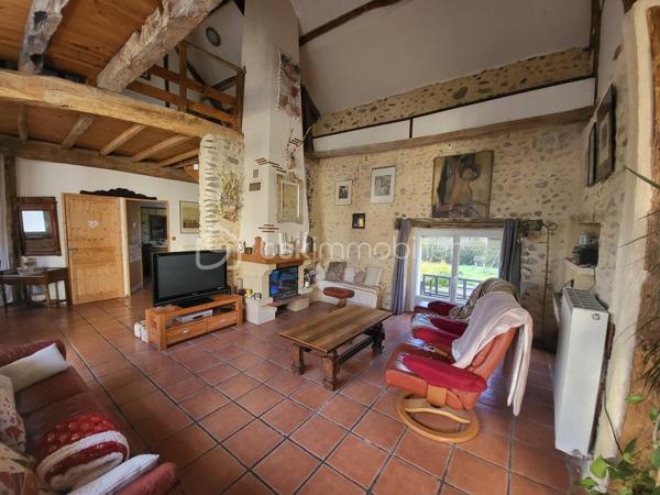 Corps de ferme de 381 m²