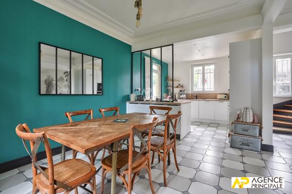 Maison Le Mesnil Le Roi 150 m2 €745 000 ** - Référence 12861