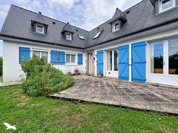 Maison 301 815 € Guengat 8 p 197 m² DPE D