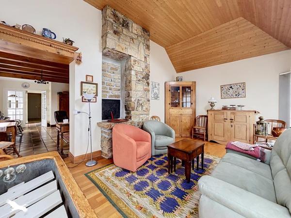 Maison 301 815 € Guengat 8 p 197 m² DPE D