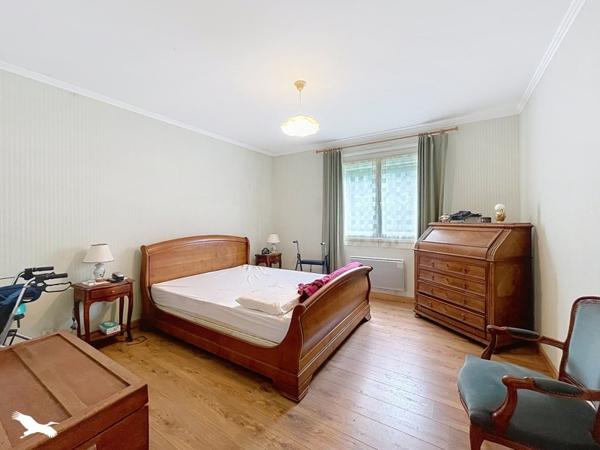 Maison 301 815 € Guengat 8 p 197 m² DPE D