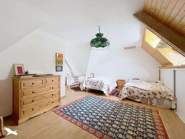 Maison 301 815 € Guengat 8 p 197 m² DPE D