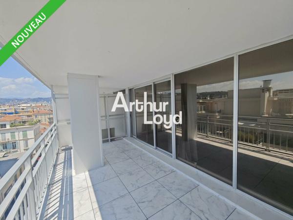 A LOUER DANS IMMEUBLE PRESTIGIEUX DE NICE 325M² DE BUREAUX CLOISONNES AVEC TERRASSE EN TRIPLE EXPOSITION ET VUE MER