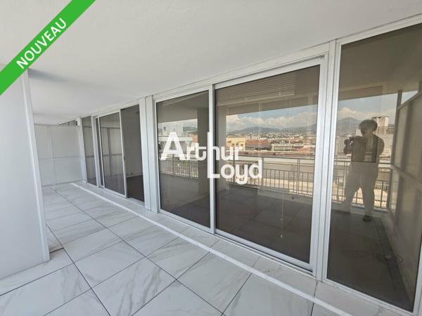 A LOUER DANS IMMEUBLE PRESTIGIEUX DE NICE 325M² DE BUREAUX CLOISONNES AVEC TERRASSE EN TRIPLE EXPOSITION ET VUE MER