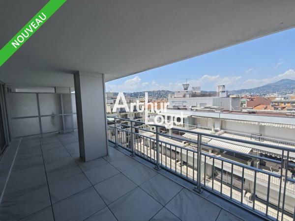 A LOUER DANS IMMEUBLE PRESTIGIEUX DE NICE 325M² DE BUREAUX CLOISONNES AVEC TERRASSE EN TRIPLE EXPOSITION ET VUE MER
