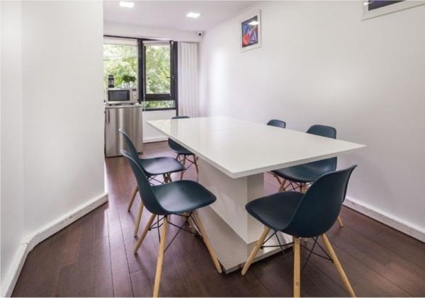 Bureaux à louer ou à vendre Neuilly-sur-Seine plateau modulable 110 m²