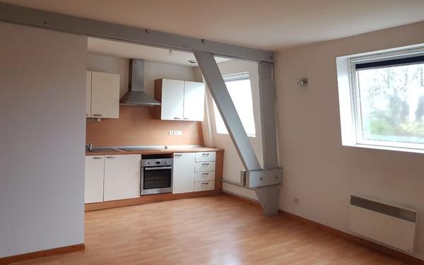 Appartement à louer    1 pièce •  Merville