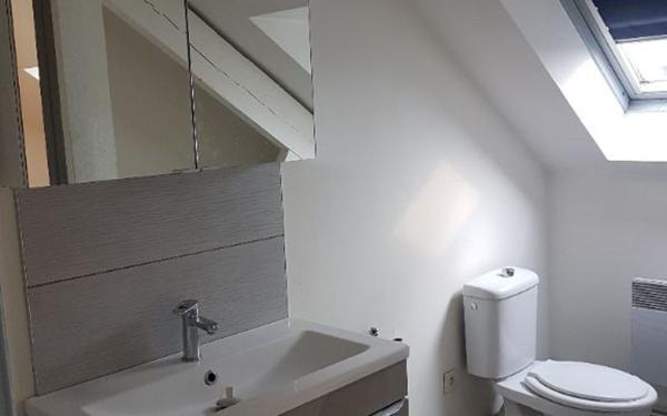 Appartement à louer    1 pièce •  Merville