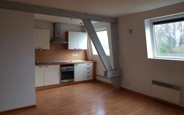 Appartement à louer    1 pièce •  Merville