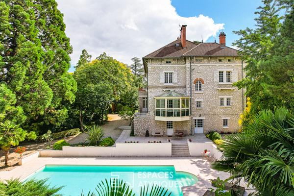 Propriété exeptionnelle en centre-ville au coeur d’un parc arboré