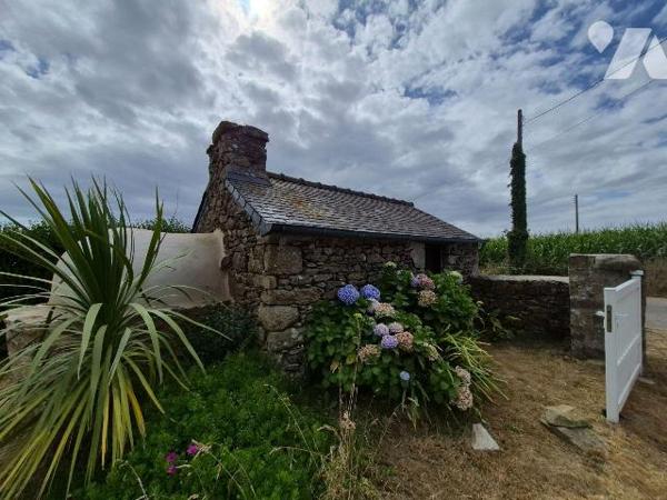 EXCLUSIVITE Maison à vendre à PLOUGUERNEAU -  en Finistère (29)- Charme de l'ancien et beau pot...