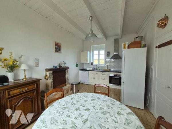 EXCLUSIVITE Maison à vendre à PLOUGUERNEAU -  en Finistère (29)- Charme de l'ancien et beau pot...