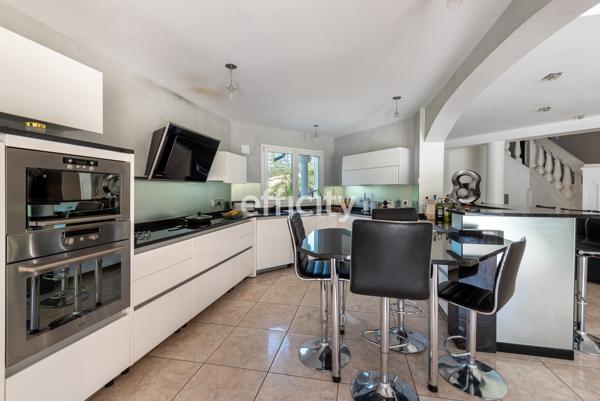 Maison 6 pièces - 200 m²