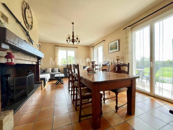 Maison individuelle + hangar sur 1 hectare