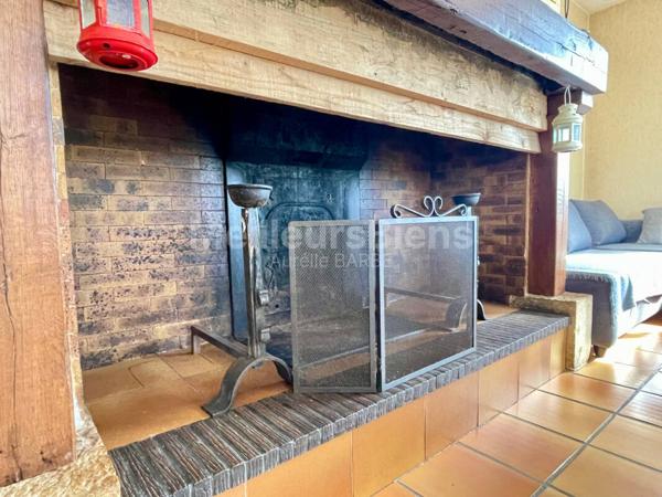 Maison individuelle + hangar sur 1 hectare