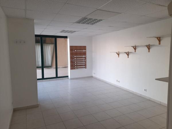 Local professionnel SETE 1 pièce(s) 40 m2