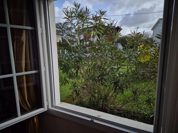 Pavillon Plain-pied, 100 m2, secteur calme, proches bus, commerces et écoles