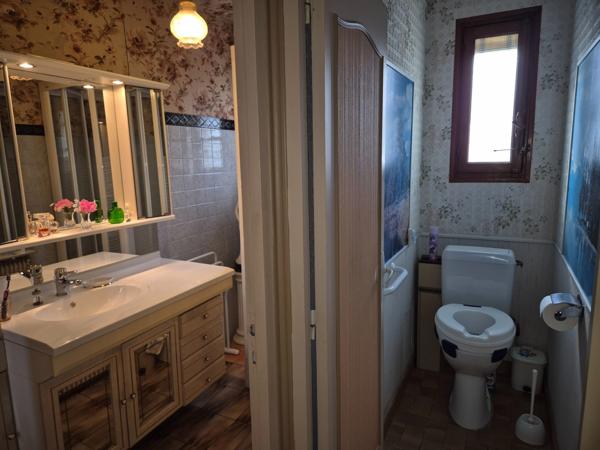 Pavillon Plain-pied, 100 m2, secteur calme, proches bus, commerces et écoles