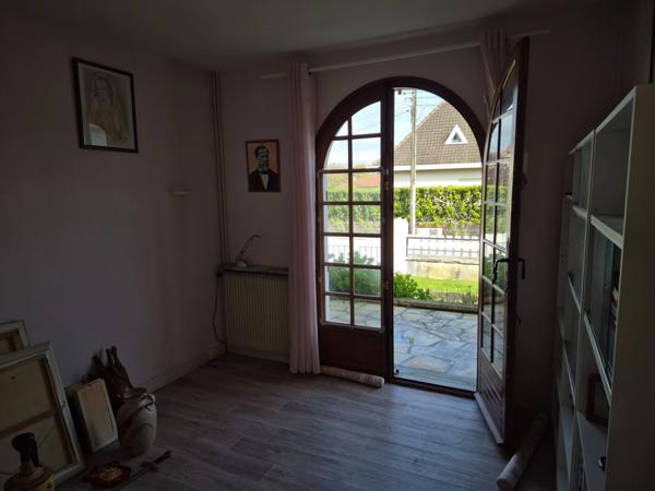 Pavillon Plain-pied, 100 m2, secteur calme, proches bus, commerces et écoles