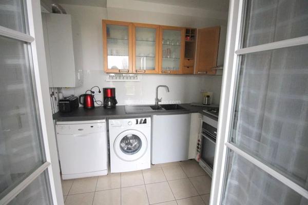 Vente                                                      Appartement
                        
                     3 pièces                      64 m2                     à Serris