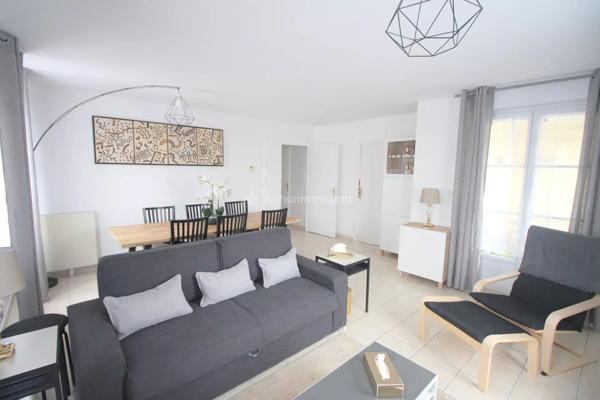 Vente                                                      Appartement
                        
                     3 pièces                      64 m2                     à Serris