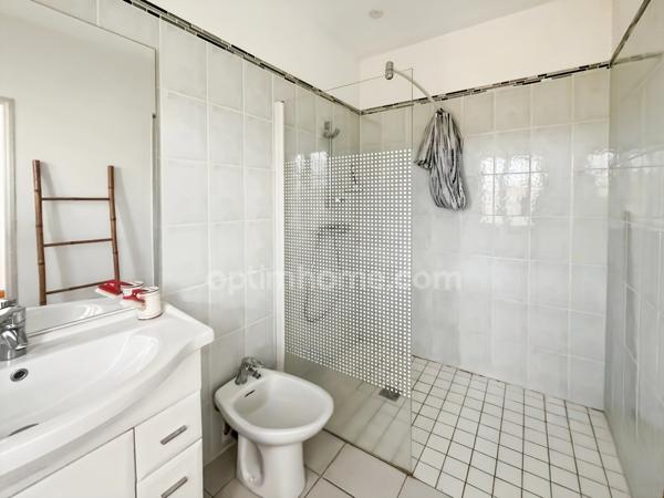 MAISON EN PIERRE RENOVEE 133M² 4 pièces MONTREAL (32)