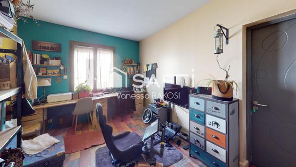 MAISON DE 145 M² AVEC 4 CHAMBRES 2 GARAGES ET DEPENDANCE