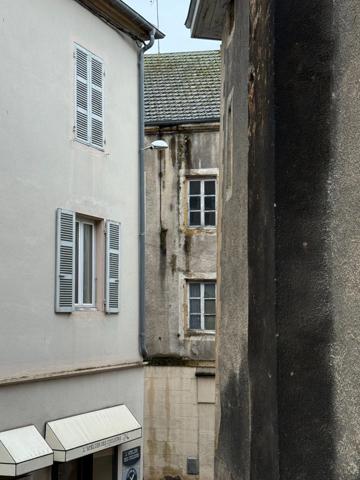 Exclusivité à vendre un immeuble à CHAROLLES (71)