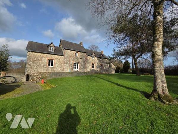 10 min. VILLAINES-LA-JUHEL, en campagne, maison d'habitation sans voisin proche, avec entrée ou...
