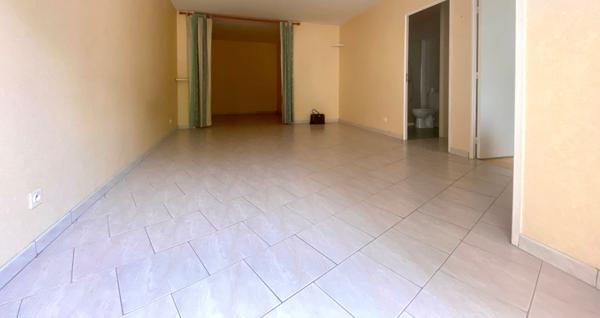 Appartement T1 Saint Jean De Braye avec jardin et terrasse proche bords de Loire.