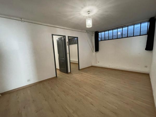 Proche Etrepagny Habitation Hangar stockage collection