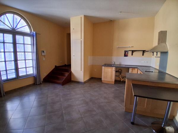 Bel appartement en rez-de-chaussée avec parking privatif