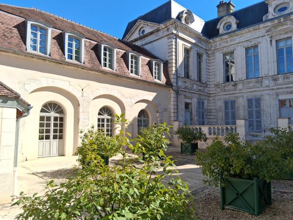 Bel appartement en rez-de-chaussée avec parking privatif